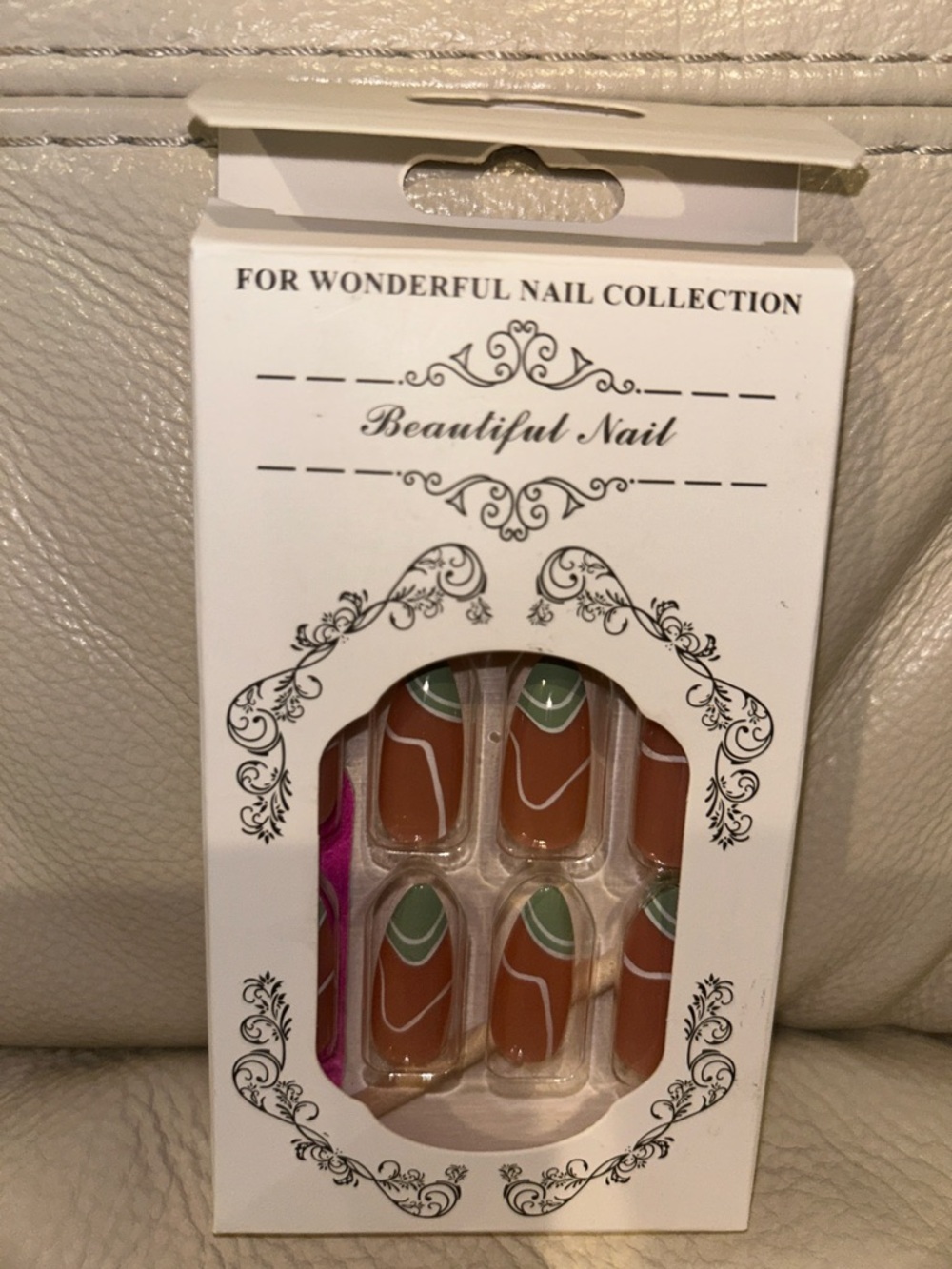 Women’s Nail Set - Green and Nude